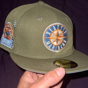 New Era Seattle Mariners With Side Patch Super Bloom Collection Sz. 7 1/2
